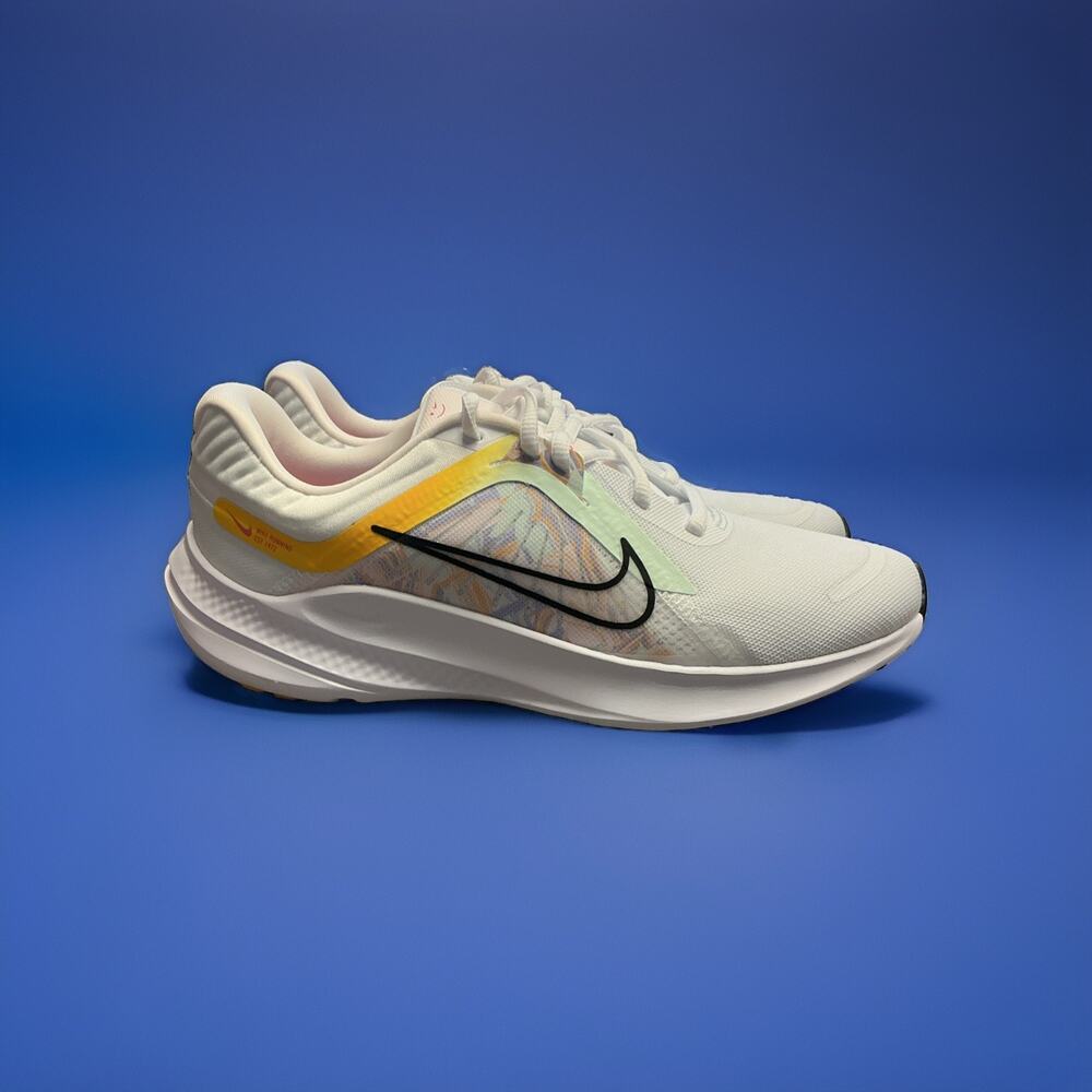 size 9 WMNS NIKE QUEST 5 PRM DO9473 100